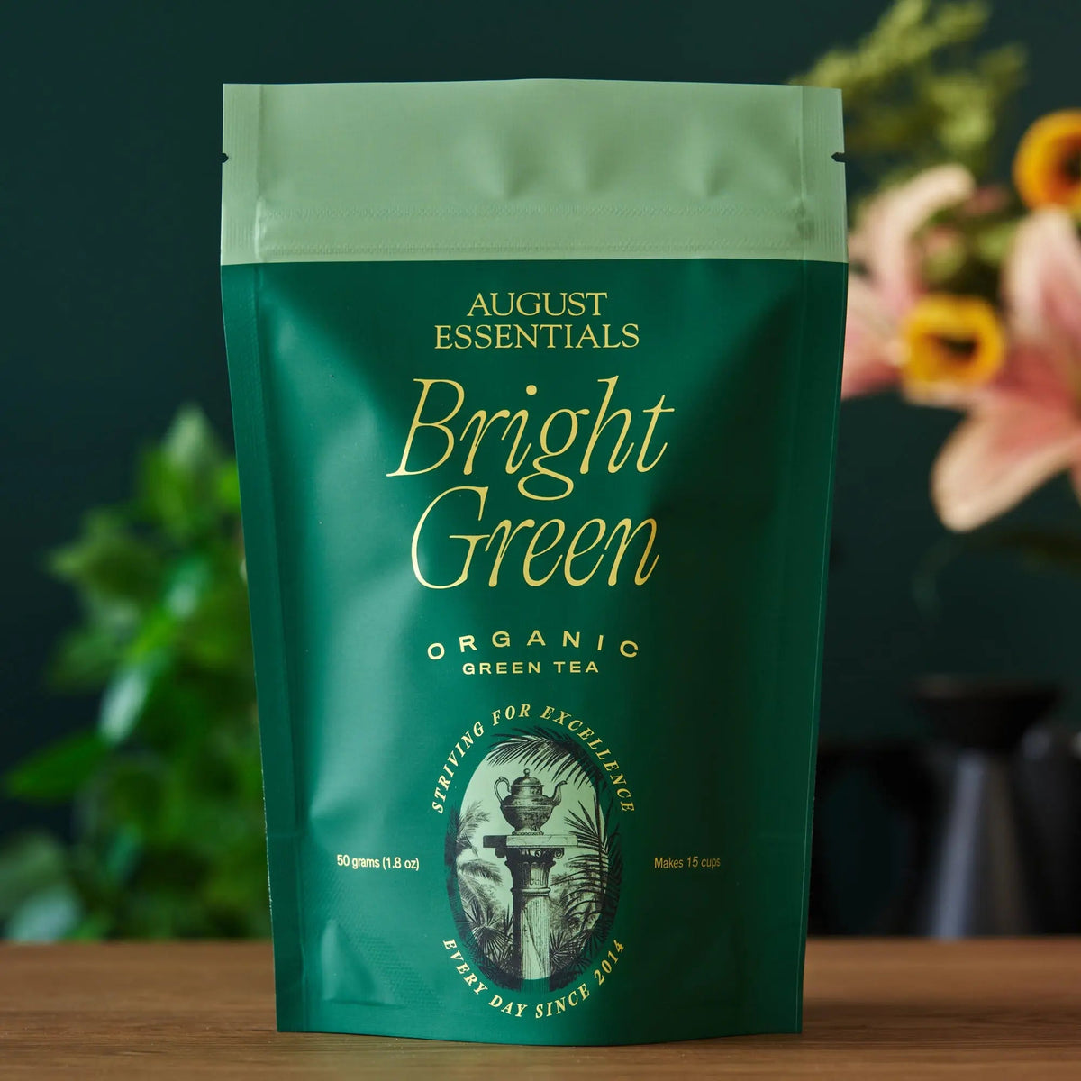 August Essentials Bright Green organic Japanese kukicha loose leaf green tea in green 15-cup pouch